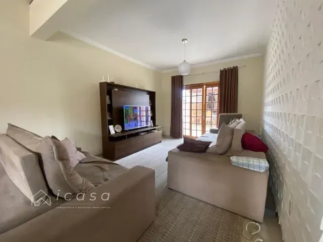 Casa com 230m² 4 quartos e 3 banheiros, à venda, no bairro Borda da Mata em Caçapava