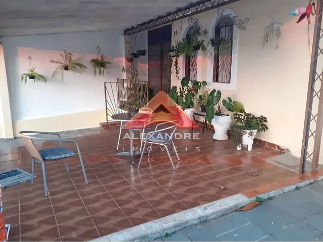 Casa com 10m² 3 quartos e 2 banheiros, à venda, no bairro Parque Industrial em São José Dos Campos