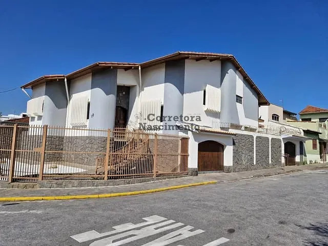 Casa 3 quartos e 6 banheiros, à venda, no bairro Parque Itamarati em Jacareí