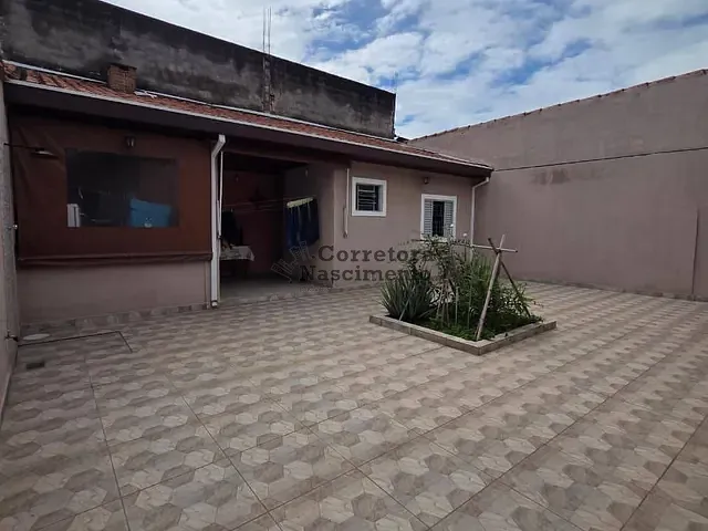 Casa com 150m² 2 quartos e 2 banheiros, à venda, no bairro Jardim Marcondes em Jacareí