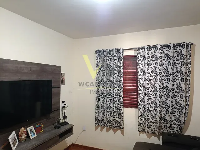 Casa com 375m² 3 quartos e 1 banheiro, à venda, no bairro Pirineus em Anápolis