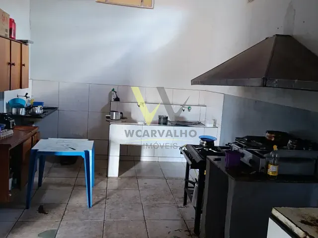 Casa com 375m² 3 quartos e 1 banheiro, à venda, no bairro Pirineus em Anápolis