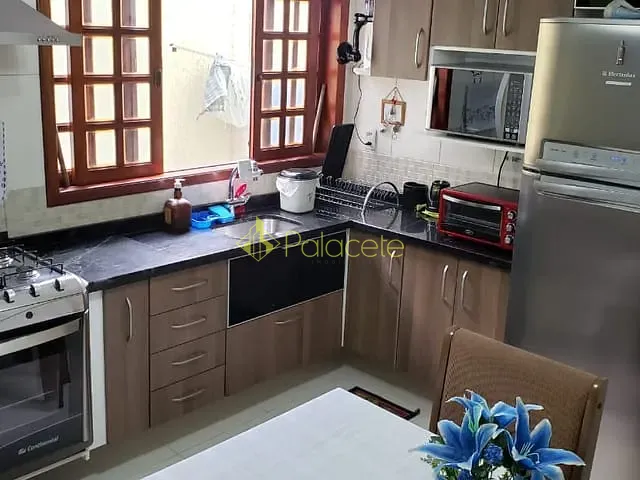 Casa com 125m² 2 quartos e 2 banheiros, à venda, no bairro Jardim Garcez em Taubaté