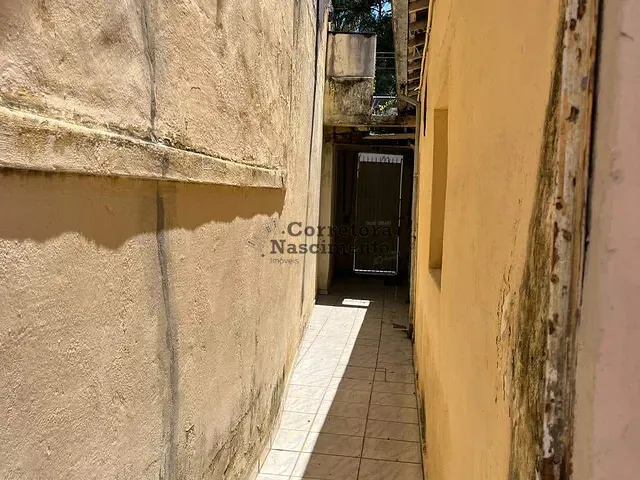 Casa com 200m² 2 quartos e 1 banheiro, à venda, no bairro Jardim Mesquita em Jacareí