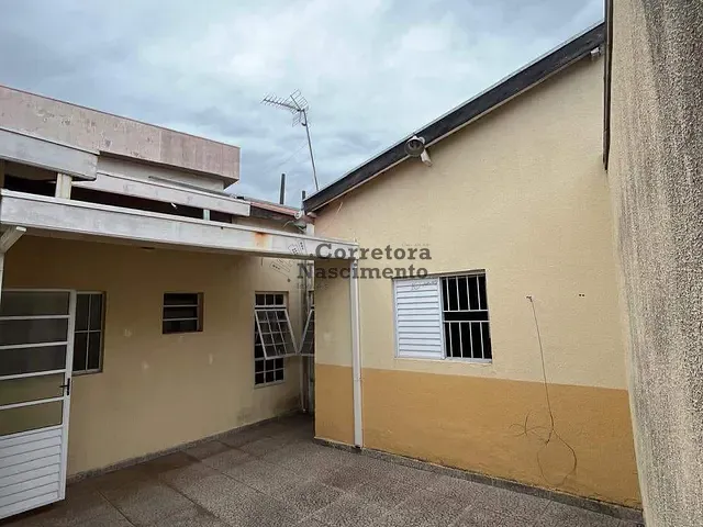 Casa com 200m² 2 quartos e 1 banheiro, à venda, no bairro Jardim Mesquita em Jacareí