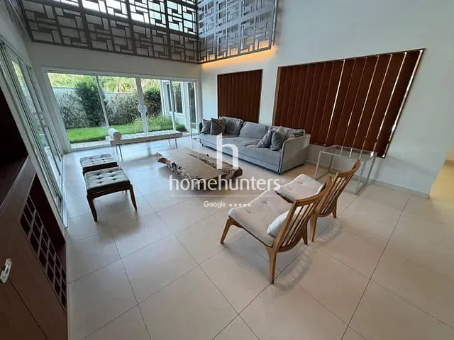 Casa com 531m² 4 quartos e 6 banheiros, para alugar, no bairro Swiss Park em Campinas