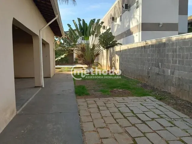 Casa com 1000m² 4 quartos e 5 banheiros, à venda, no bairro Parque Rural Fazenda Santa Cândida em Campinas
