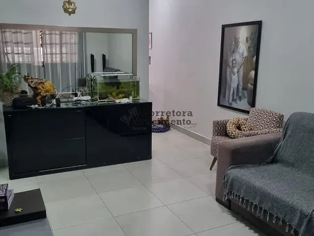 Casa com 200m² 2 quartos e 3 banheiros, à venda ou para alugar, no bairro Loteamento Villa Branca em Jacareí