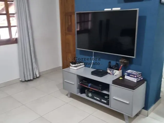Casa com 200m² 2 quartos e 3 banheiros, à venda ou para alugar, no bairro Loteamento Villa Branca em Jacareí