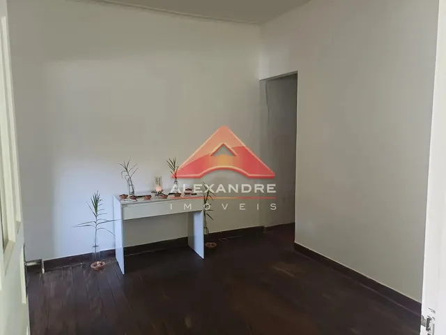 Casa com 10m² 6 quartos e 3 banheiros, à venda, no bairro Centro em São José Dos Campos