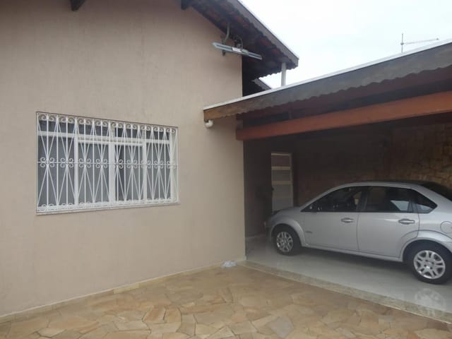 Casa com 300m² 2 quartos e 2 banheiros, à venda, no bairro Centro em Tremembé