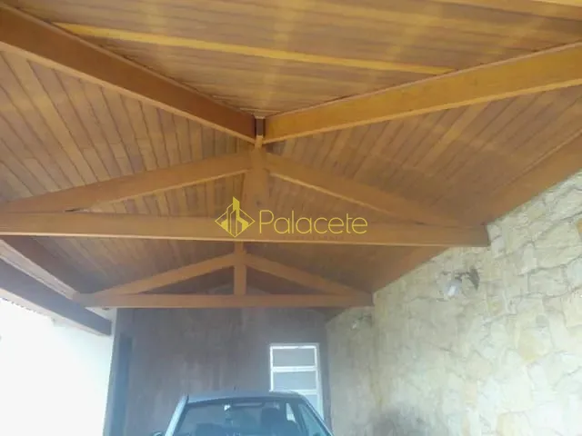 Casa com 300m² 2 quartos e 2 banheiros, à venda, no bairro Centro em Tremembé