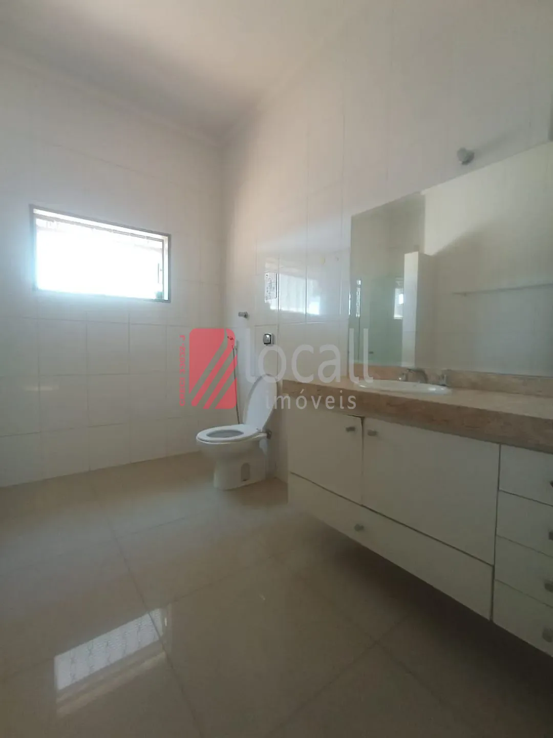Casa com 3 quartos para aluguel, 200m² — foto 12 de 16