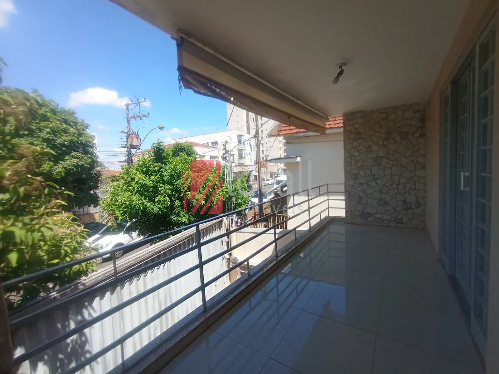Casa com 3 quartos para aluguel, 200m² — foto 2 de 16