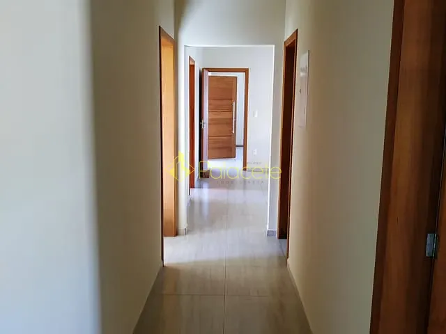 Casa com 860m² 4 quartos e 5 banheiros, à venda, no bairro Quiririm em Taubaté