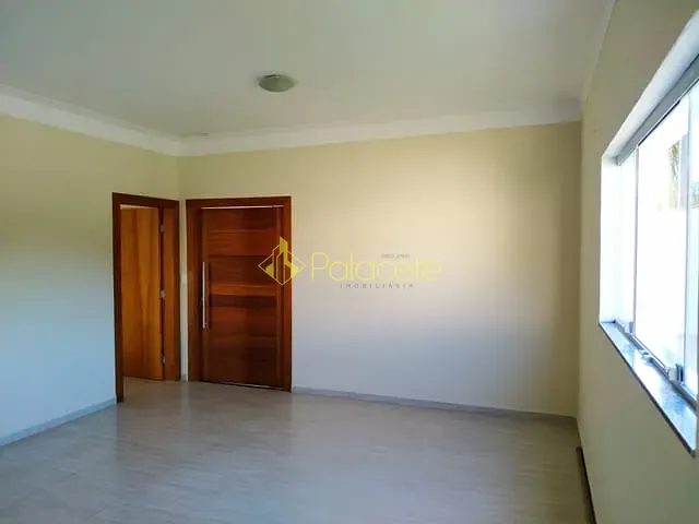 Casa com 860m² 4 quartos e 5 banheiros, à venda, no bairro Quiririm em Taubaté