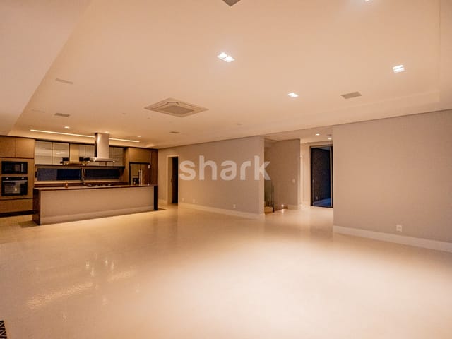 Casa com 585m² 5 quartos e 7 banheiros, à venda, no bairro Alphaville em Santana de Parnaíba