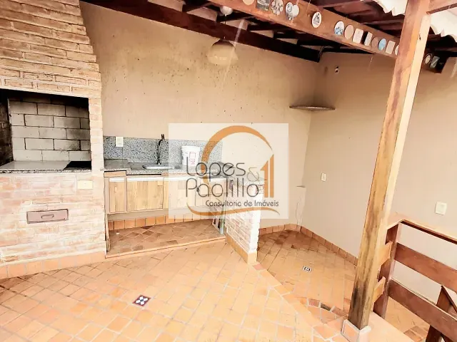 Casa com 170m² 3 quartos e 5 banheiros, para alugar, no bairro Parque dos Coqueiros em Atibaia