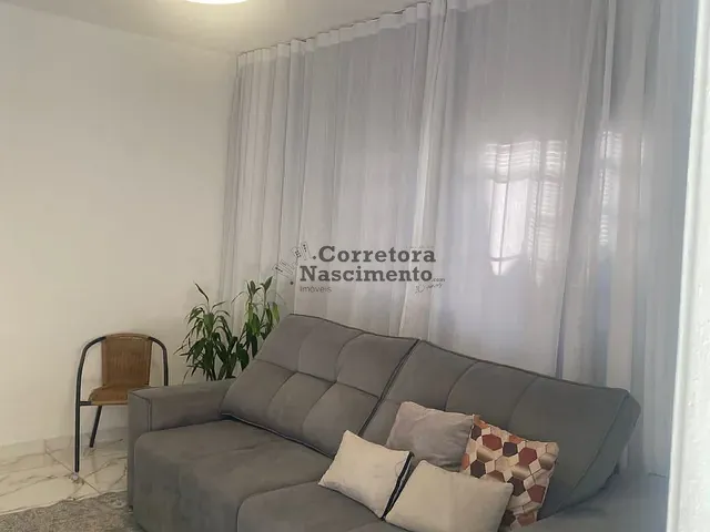Casa 2 quartos e 2 banheiros, à venda, no bairro Jardim Califórnia em Jacareí