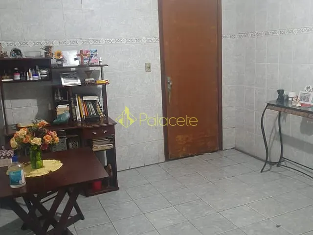 Casa com 300m², à venda, no bairro Alto do Cardoso em Pindamonhangaba