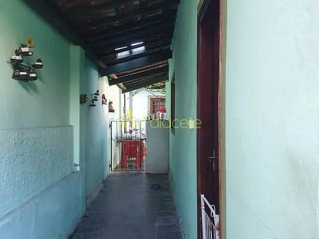 Casa com 300m², à venda, no bairro Alto do Cardoso em Pindamonhangaba