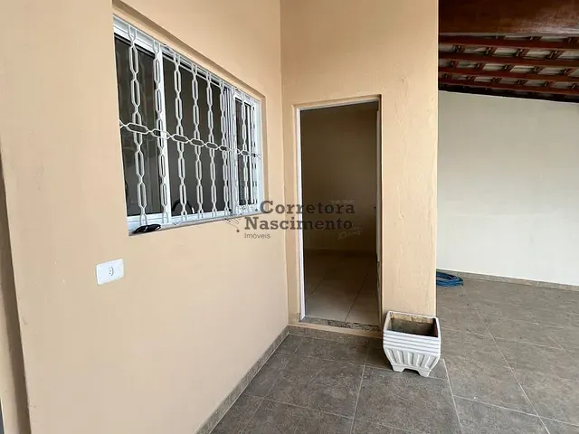 Casa 3 quartos e 2 banheiros, à venda, no bairro Jardim Sant'Anna do Pedregulho em Jacareí