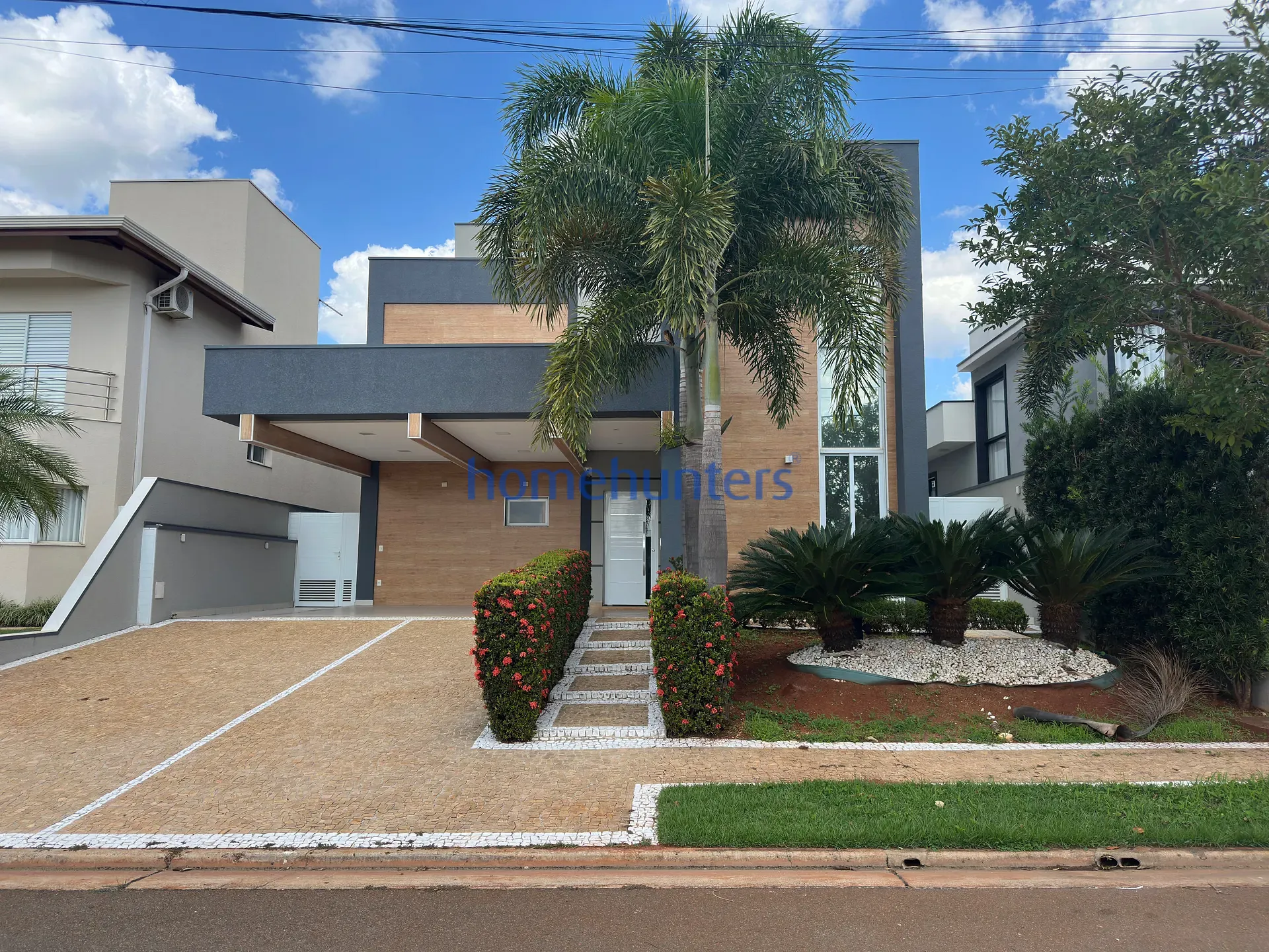 Casa, 5 quartos, 285 m² - Foto 1