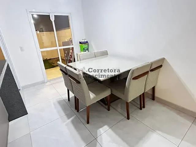 Casa 3 quartos e 3 banheiros, para alugar, no bairro Jardim Santa Maria em Jacareí