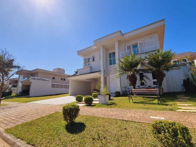 Casa com 420m² 4 quartos e 4 banheiros, à venda, no bairro Alphaville em Santana de Parnaíba