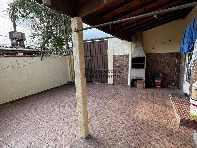 Casa com 300m² 3 quartos e 3 banheiros, à venda, no bairro Vila Zezé em Jacareí