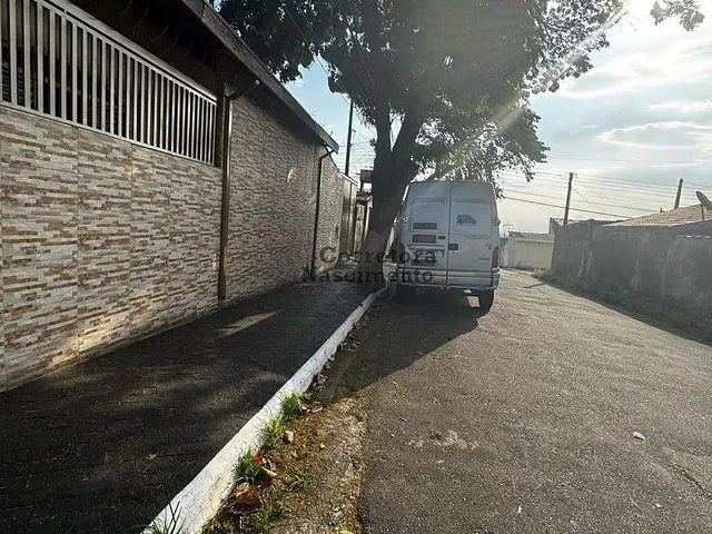 Casa com 300m² 3 quartos e 3 banheiros, à venda, no bairro Vila Zezé em Jacareí