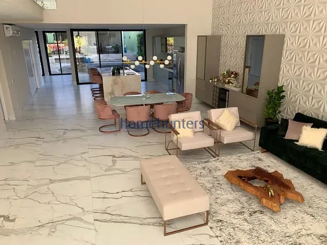 Casa 3 quartos e 5 banheiros, à venda, no bairro Parque Brasil 500 em Paulínia