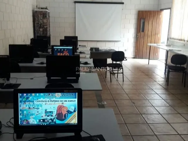 Casa com 560m² 1 quarto e 8 banheiros, à venda, no bairro Centro em Votorantim