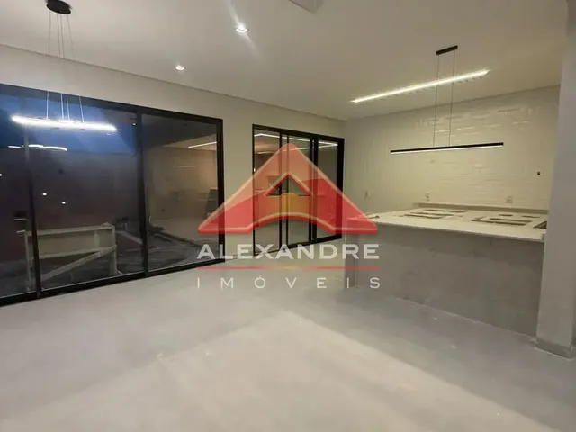 Casa com 10m² 4 quartos e 1 banheiro, à venda, no bairro Condominio Residencial Mantiqueira em São José Dos Campos