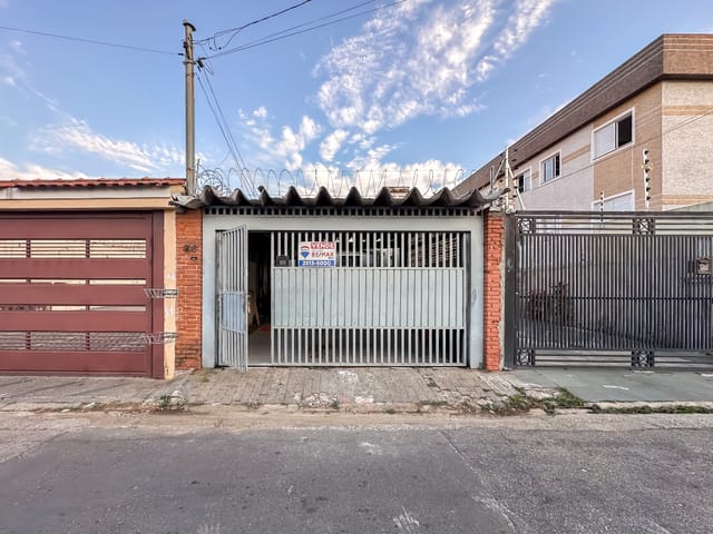 Casa com 240m² 3 quartos e 1 banheiro, à venda, no bairro Vila Mazzei em São Paulo