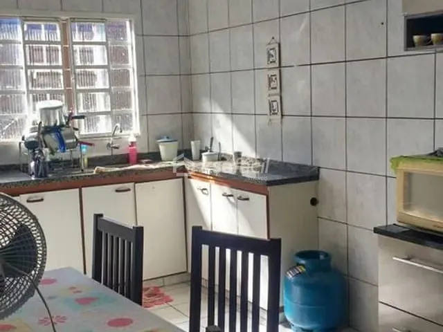 Casa com 200m² 2 quartos e 1 banheiro, à venda, no bairro Jardim Vida Nova em Campo Grande