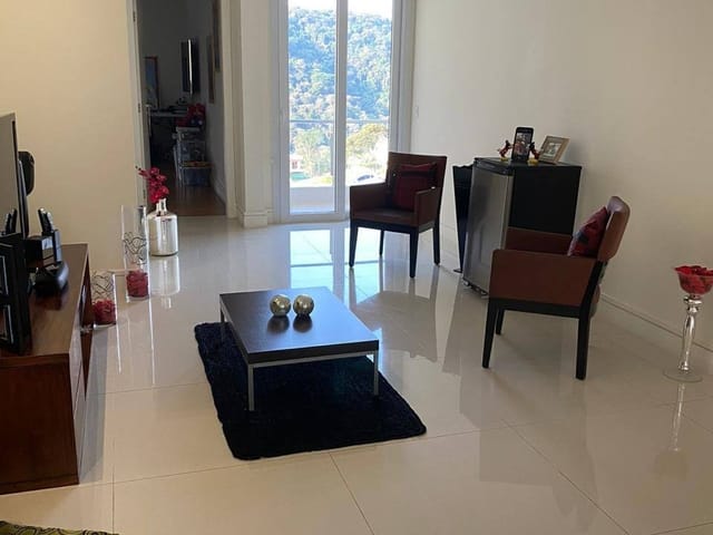 Casa com 450m² 4 quartos e 7 banheiros, à venda, no bairro Alphaville em Santana de Parnaíba