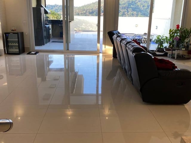 Casa com 450m² 4 quartos e 7 banheiros, à venda, no bairro Alphaville em Santana de Parnaíba