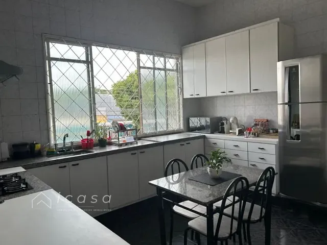 Casa com 417m² 4 quartos e 2 banheiros, à venda, no bairro Campos Elíseos em Taubaté