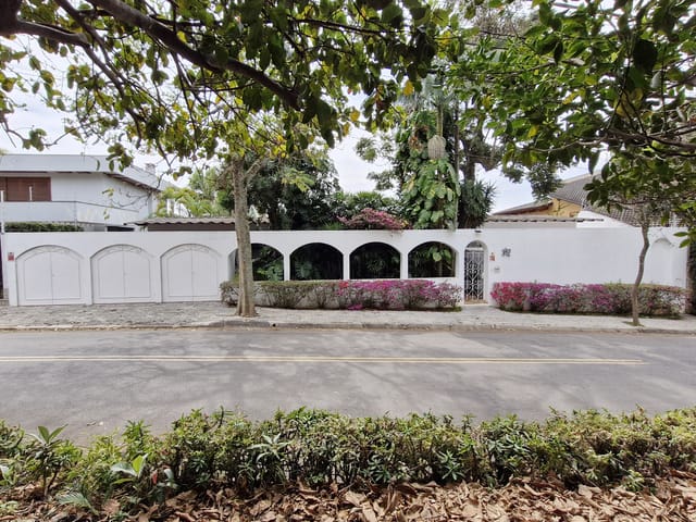 Casa com 751m² 4 quartos e 5 banheiros, à venda, no bairro Jardim Guedala em São Paulo