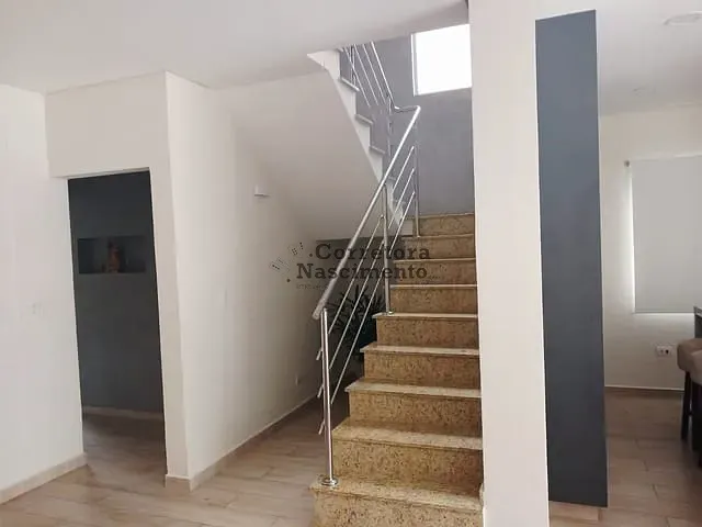 Casa com 250m² 3 quartos e 4 banheiros, à venda ou para alugar, no bairro Jardim Crystal Park em Jacareí