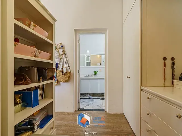 Casa com 500m² 1 quarto e 2 banheiros, à venda, no bairro Loteamento Caminhos de São Conrado (Sousas) em Campinas