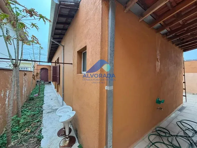 Casa com 110m² 3 quartos e 2 banheiros, à venda ou para alugar, no bairro Jardim Renata em São José Dos Campos