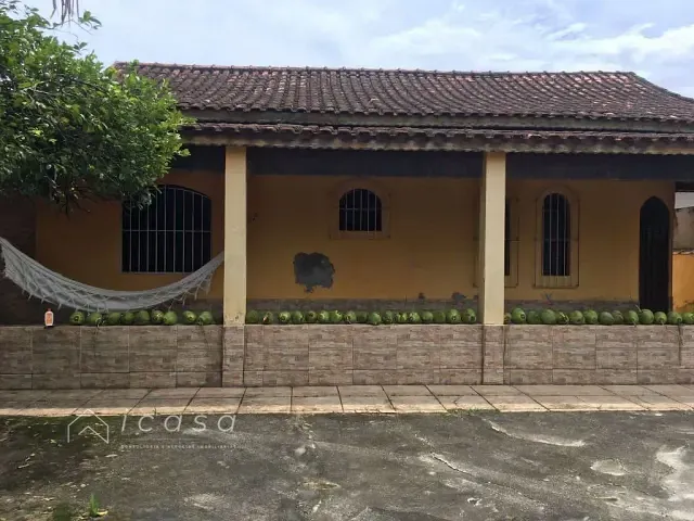 Casa com 275m² 2 quartos e 1 banheiro, à venda, no bairro Pontal de Santa Marina em Caraguatatuba