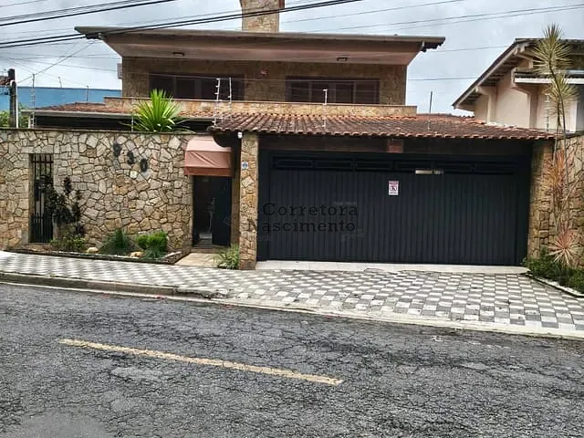 Casa 6 quartos e 3 banheiros, à venda, no bairro Cidade Jardim em Jacareí