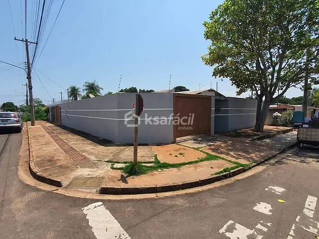 Casa com 468m² 4 quartos e 2 banheiros, à venda, no bairro Jardim Anache em Campo Grande