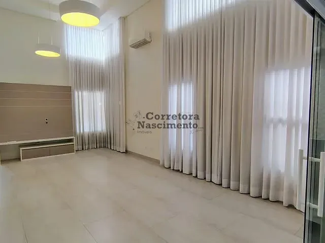Casa 2 quartos e 3 banheiros, para alugar, no bairro Loteamento Villa Branca em Jacareí