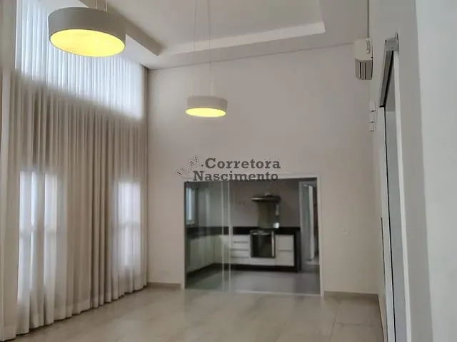 Casa 2 quartos e 3 banheiros, para alugar, no bairro Loteamento Villa Branca em Jacareí