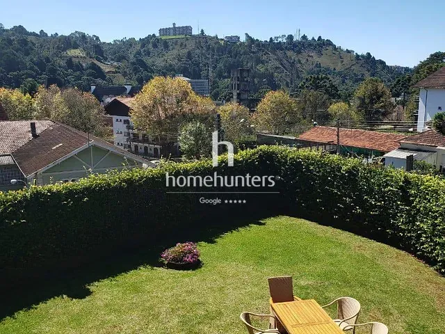 Casa com 1197m² 6 quartos e 7 banheiros, à venda, no bairro Vila Capivari em Campos do Jordão