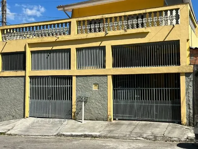 Casa com 200m² 6 quartos e 4 banheiros, à venda, no bairro Jardim da Granja em São José dos Campos